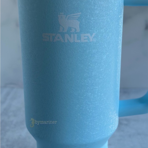 Stanley Powder Blue Crush The Quencher H2.0 Flowstate Tumbler 40 oz - Picture 2 of 7